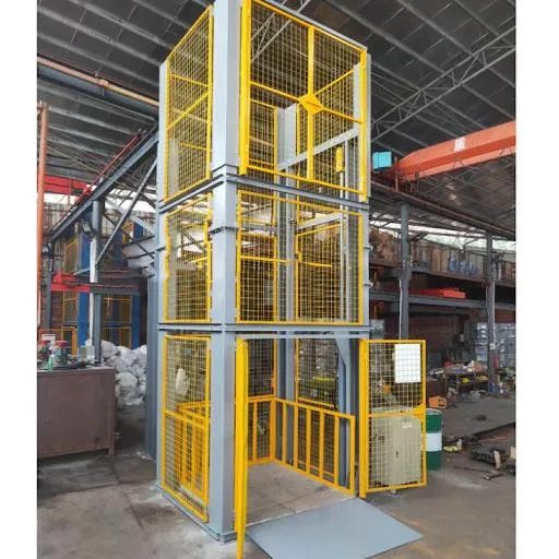 Chuẩn bị mặt bằng lắp thang nâng hàng thủy lực 500kg