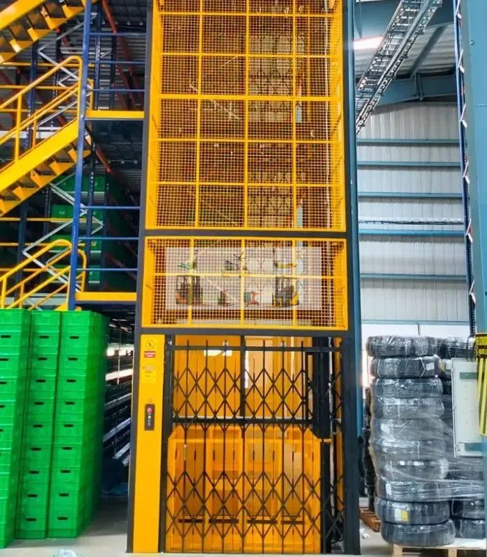 Báo giá thang nâng hàng 4 tấn cho nhà xưởng tại Quảng Ngãi