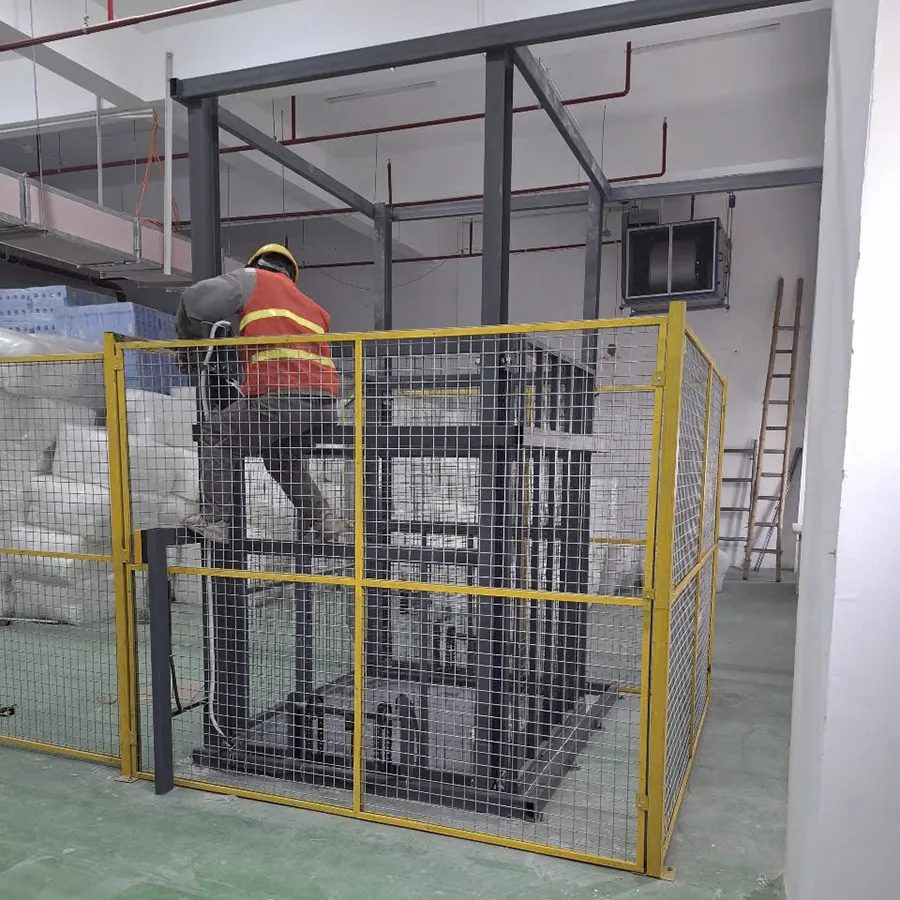 Báo giá thang nâng hàng 900kg cho nhà xưởng tại Thanh Hóa