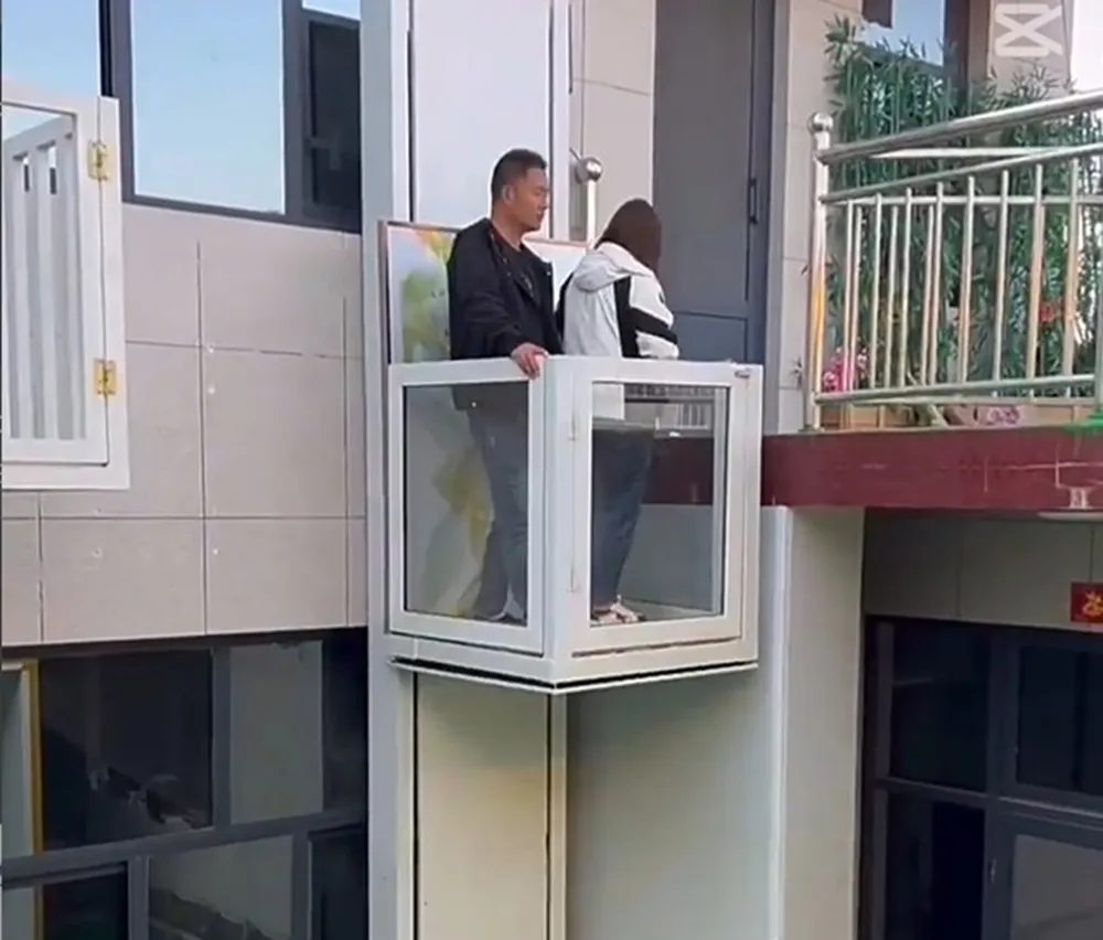 Giải quyết vấn đề nâng hạ hàng nặng trong không gian chật