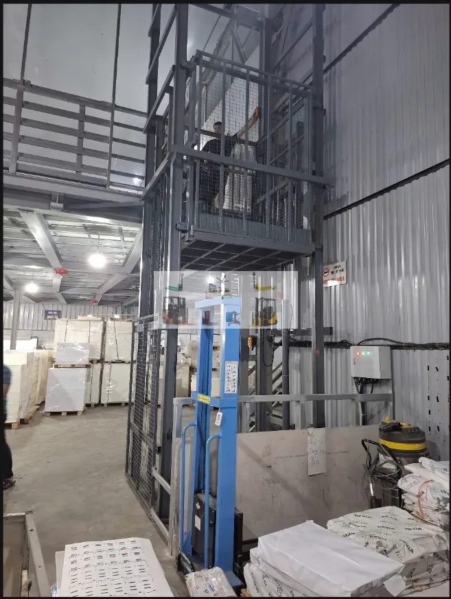 Báo giá thang tải hàng 2.3 tấn cho xưởng giày da