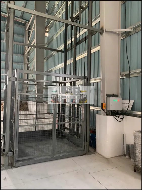 Cấu tạo thang nâng hàng giá tốt tại TP HCM nhìn từ góc độ vận hành