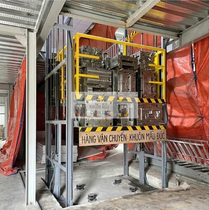 Có nên lắp thang nâng hàng 4 tấn cho nhà xưởng tại Hưng Yên