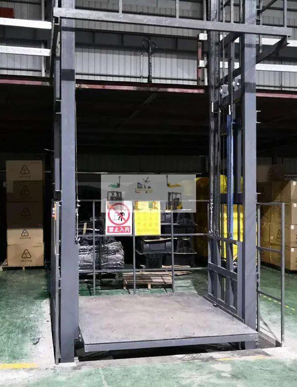 Hotline thang tải hàng 750kg cho xưởng gỗ nội thất