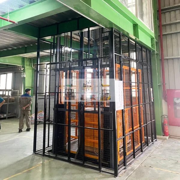 Lắp đặt thang nâng hàng thủy lực 1 tấn tại KCN Liên Minh Tây Ninh