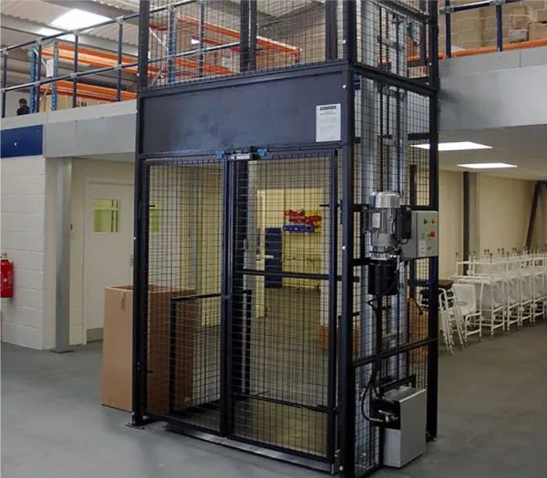 Lắp đặt thang nâng hàng thủy lực 1.5 tấn tại KCN Yên Mỹ 2 Hưng Yên