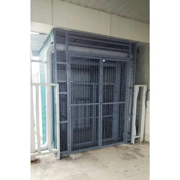 Lắp đặt thang nâng hàng thủy lực 2 tấn tại KCN Phúc Khánh Hưng Yên