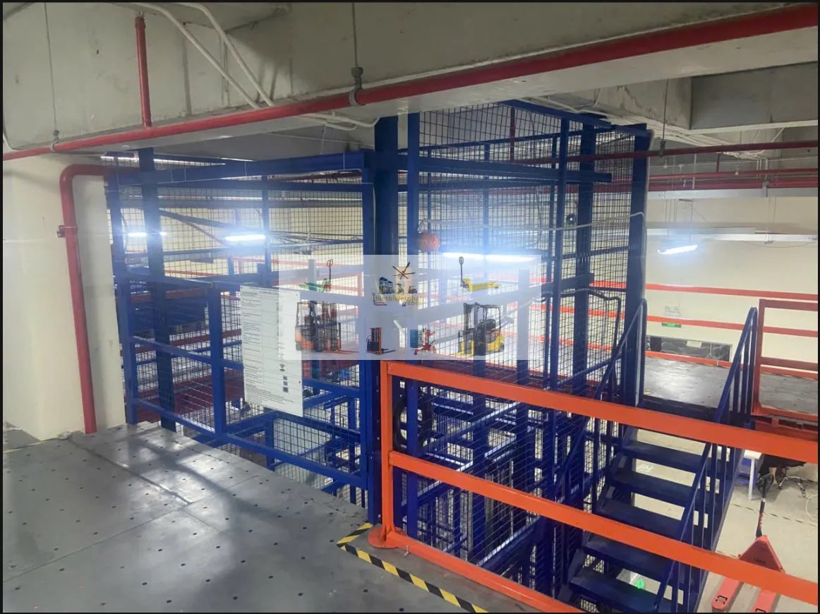 Lựa chọn thang tải hàng 2.2 tấn phù hợp cho kho hàng