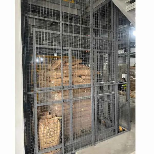 So sánh thang nâng hàng và băng tải nâng: lựa chọn hiệu quả cho kho linh kiện điện tử