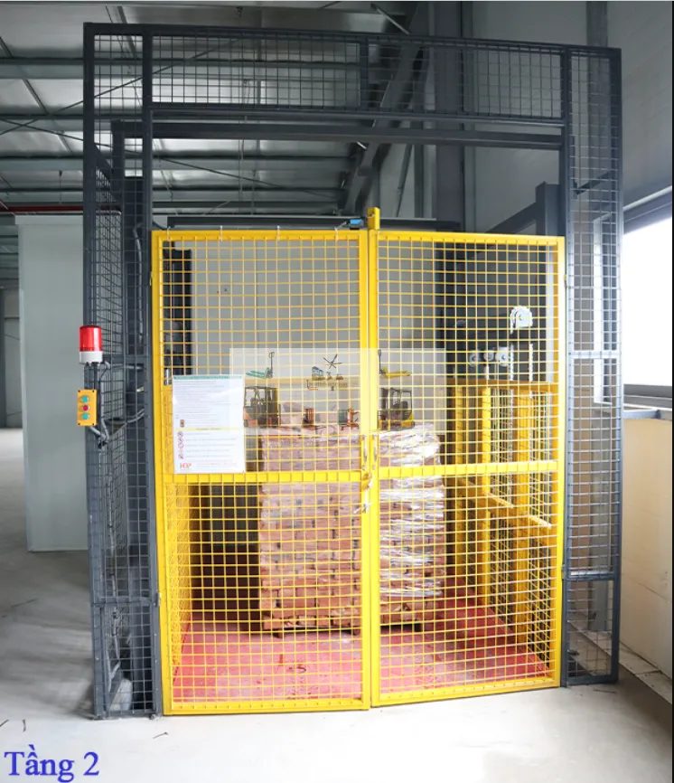 Rủi ro tai nạn nếu không sử dụng thang nâng hàng đúng cách