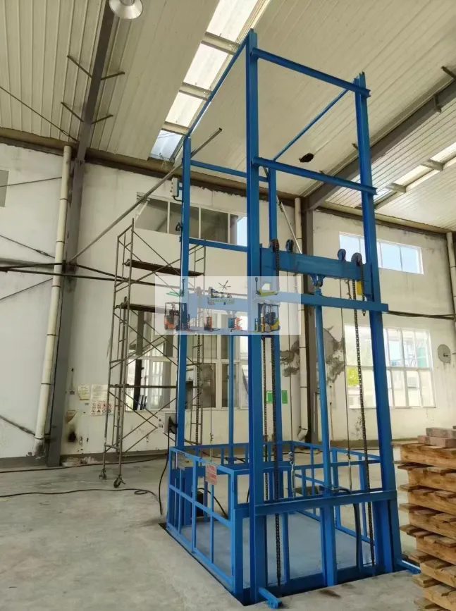 Triển khai lắp đặt thang nâng hạ 950kg cho kho trong vài bước