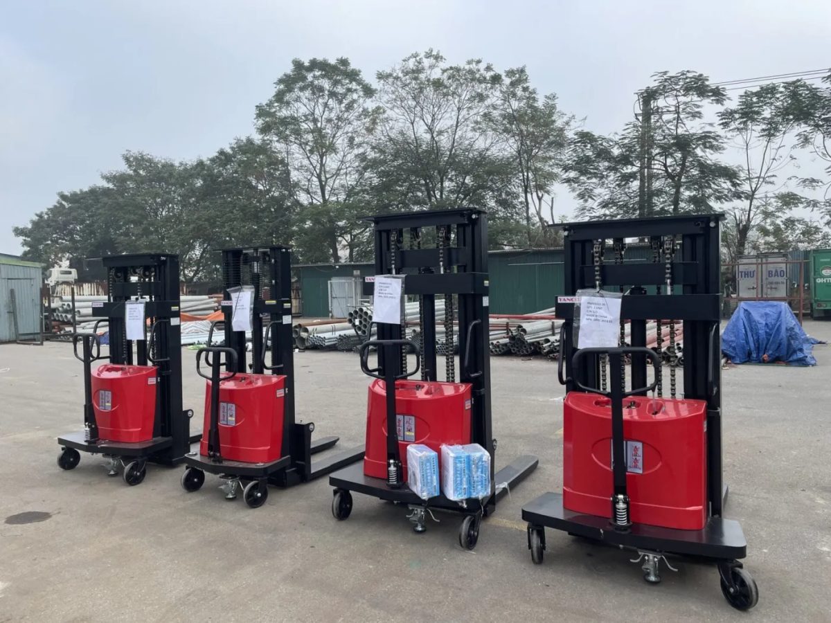 Xe Nâng Điện 1.5 Tấn Waylift Lws1530 – Đi Bộ Lái, Nâng Cao 3m, Vận Hành Êm Thiết Bị Việt Nhật Nhập Khẩu Phân Phối Sỉ Lẻ Toàn Quốc Giá Tận Xưởng