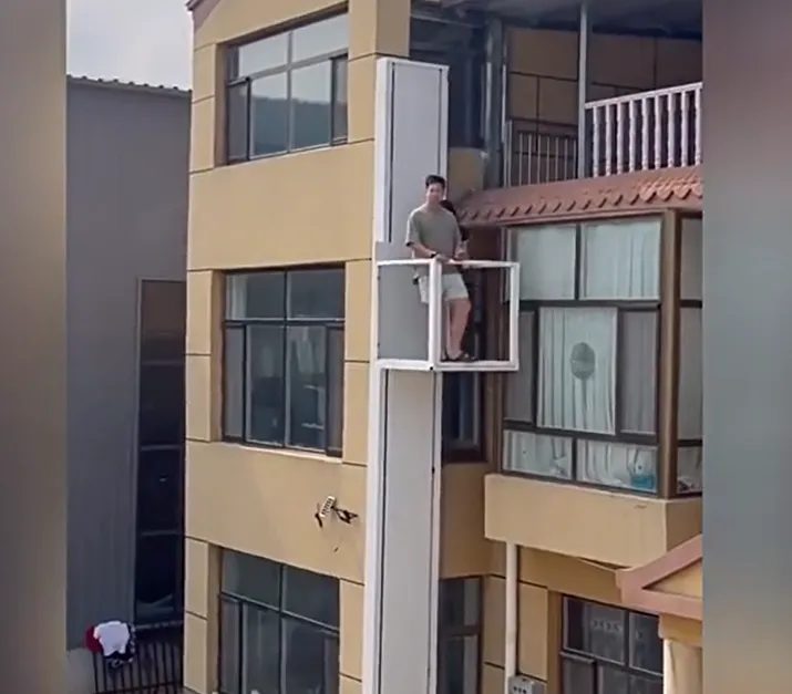 thang nâng hàng 150kg 200kg