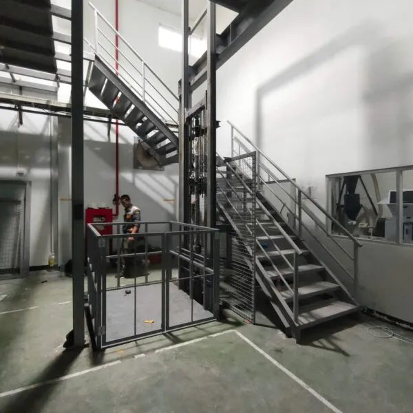 Thang nâng xe máy thủy lực 300kg