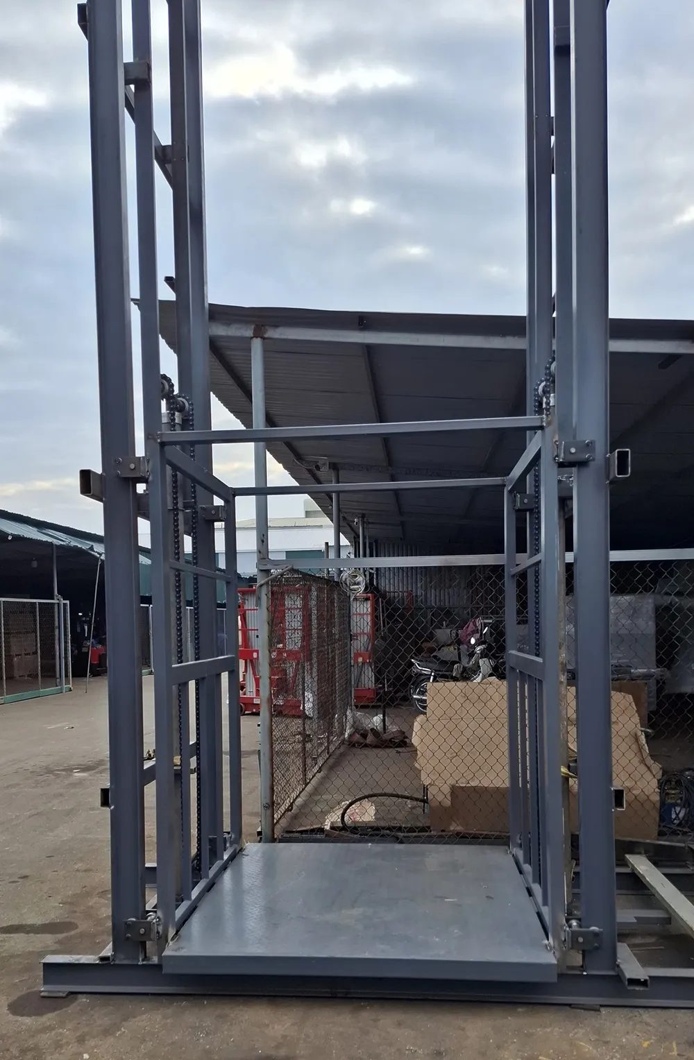 Khung thang nâng hàng thủy lực