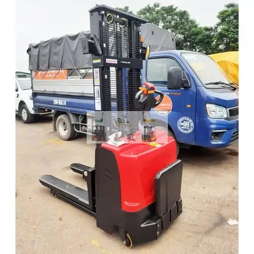 xe nang 2d589fea4929