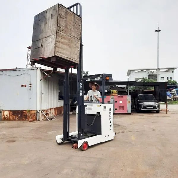 Xe nang dien dung lai 1.5 tan 3m 1