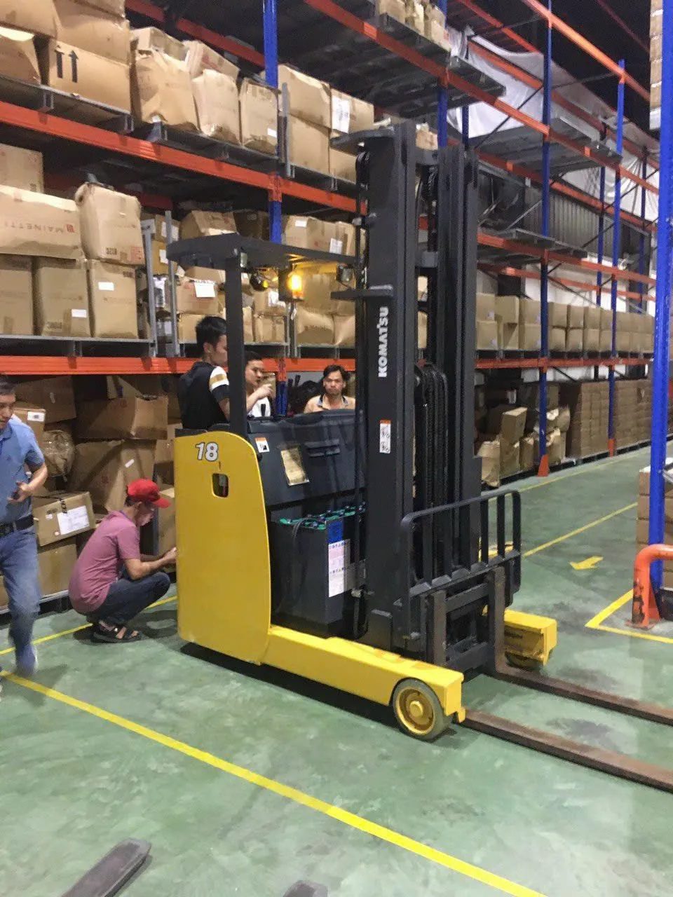 Xe nâng điện đứng lái đã qua sử dụng 1