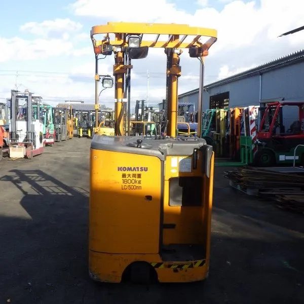 xe-nang-dien-dung-lai-komatsu